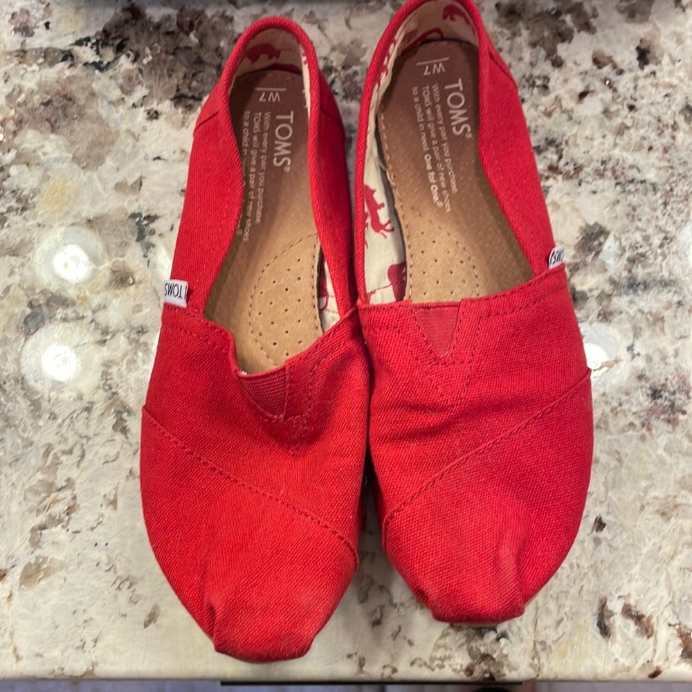 Women’s toms